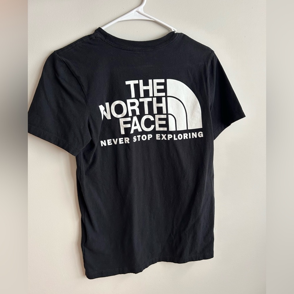 Size xs North Face shirt